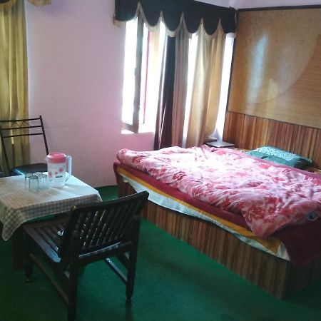 Himanshu Resorts Manāli Esterno foto